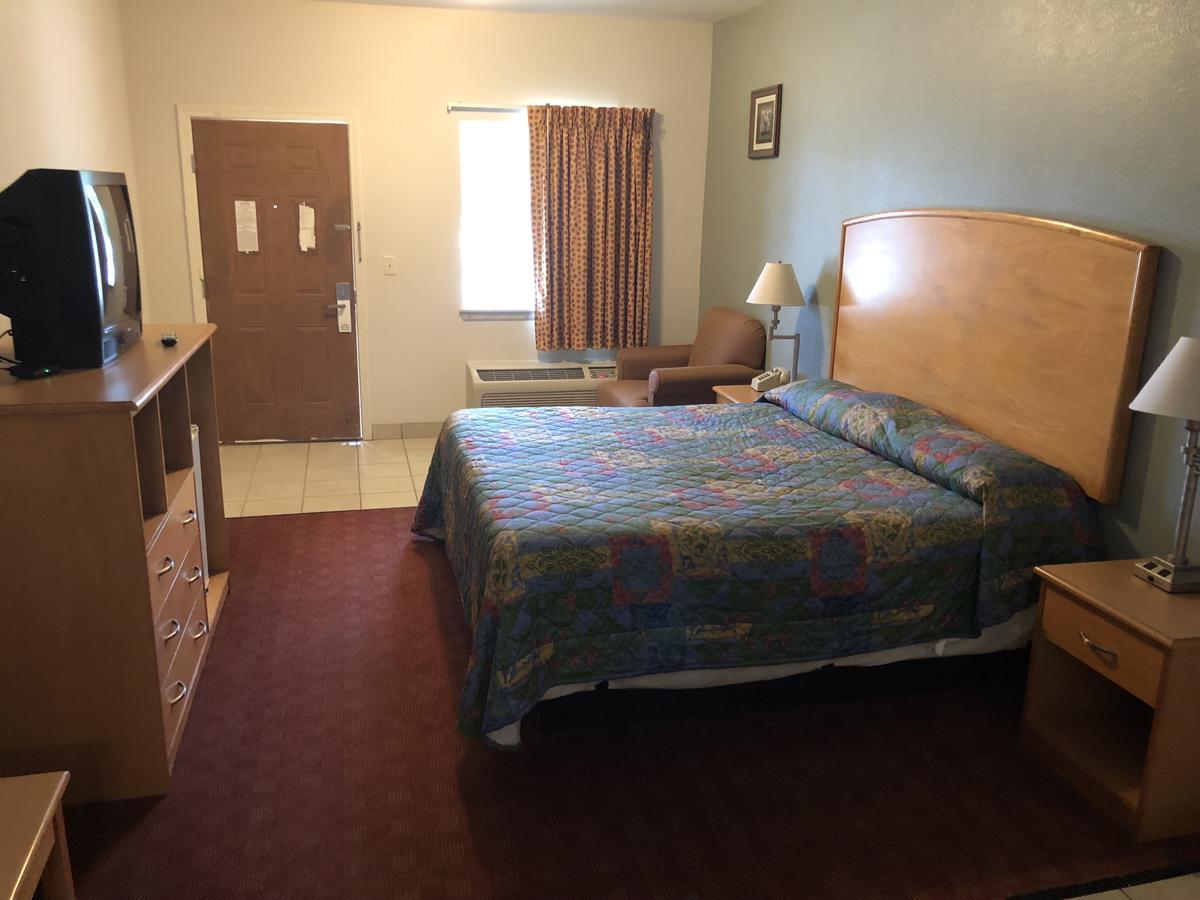 Whitesboro Inn Екстериор снимка